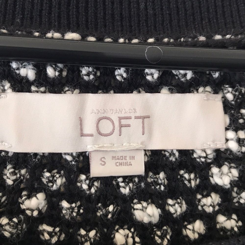 ❗️FINAL SALE ❗️LOFT PULLOVER SWEATER - Picture 3 of 4